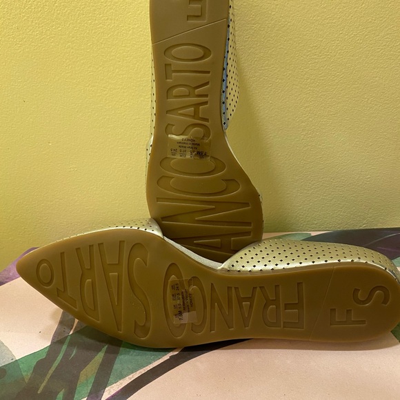 NWOT Franco Sarto Honey2  Silver Metallic Faux Leather Flats 7.5 - Picture 4 of 9